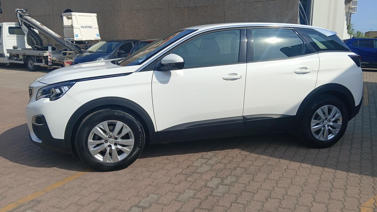 Peugeot 3008 1.5 HDI 130CV EAT8 Business